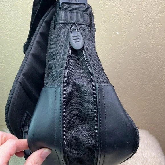 Tumi Messenger Laptop Bag - Picture 16 of 16